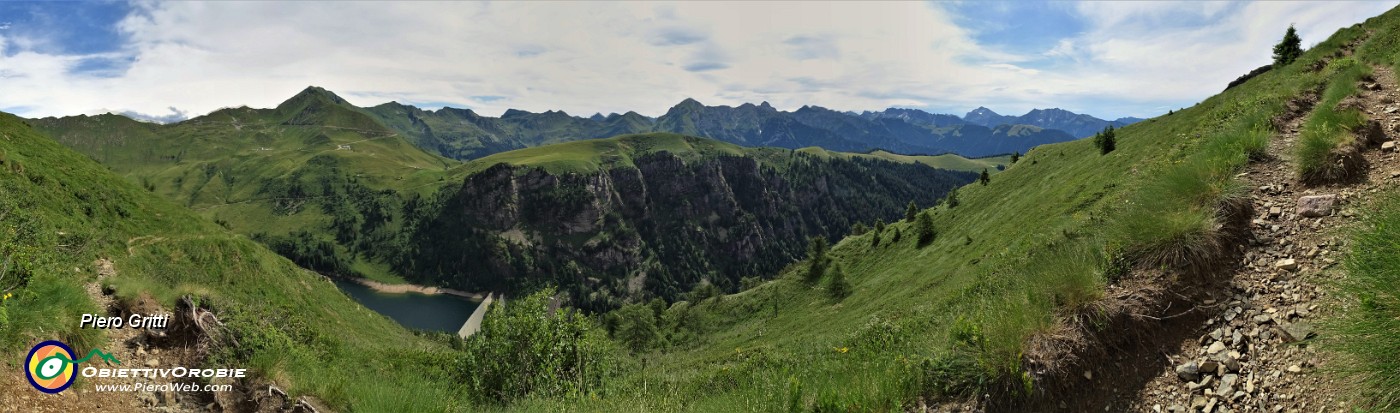 35 Ultimo strappo con bella vista anche sul Lago di Valmora.jpg